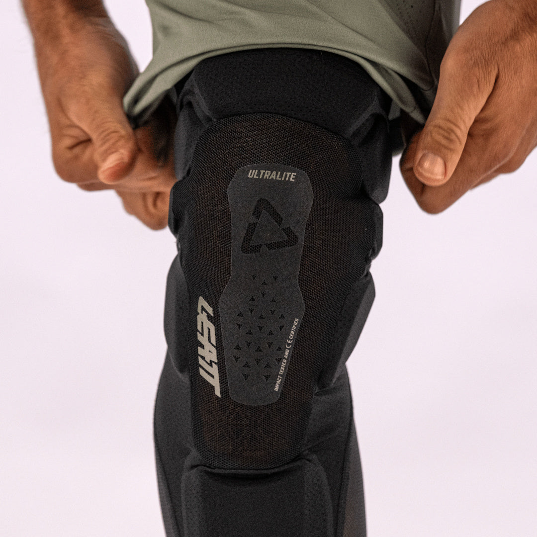 LEATT KNEE GUARD 6.0 EVO V26 BLACK