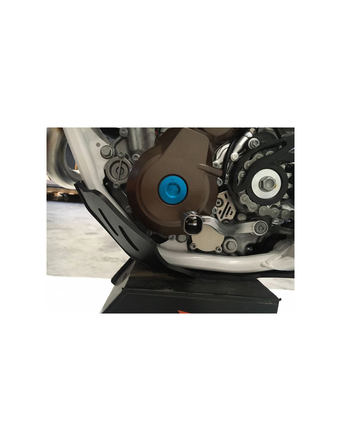 SABOT PEHD 6MM AXP RACING HUSQVARNA FE 250 / FE 350 / FE 350S (2017-2023)
