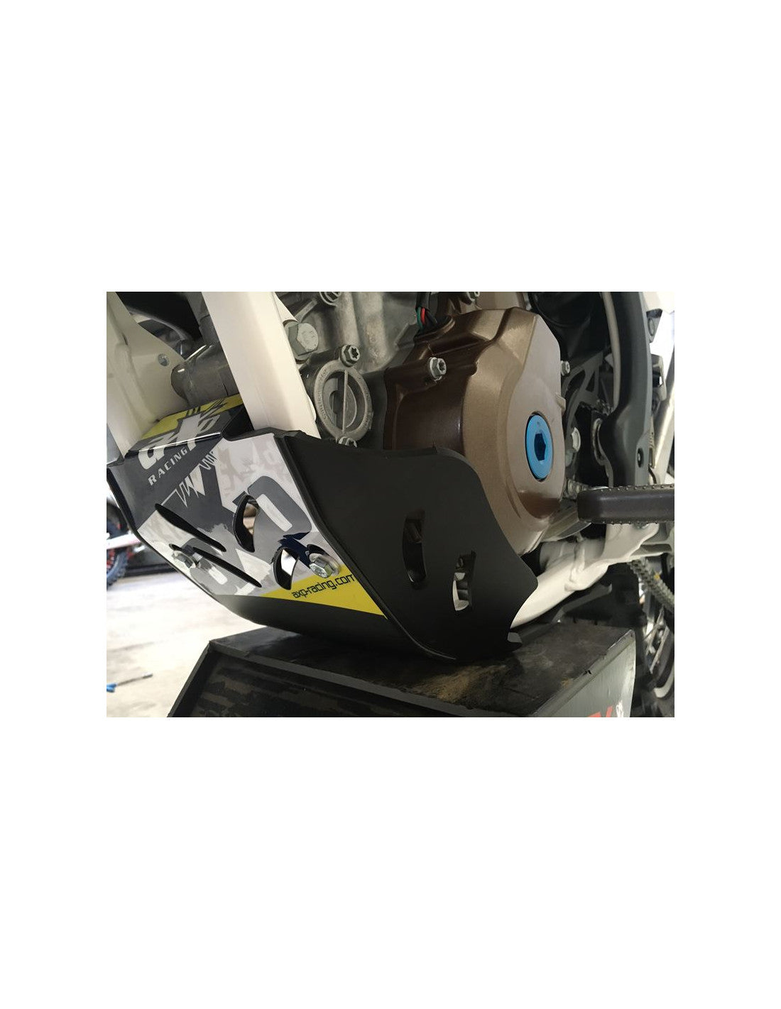 SABOT PEHD 6MM AXP RACING HUSQVARNA FE 250 / FE 350 / FE 350S (2017-2023)